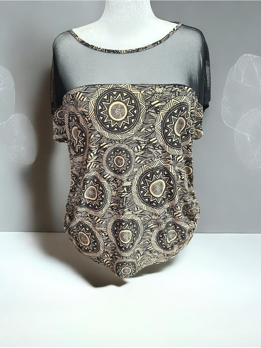 love J Black Sheer Yoke Geometric Medallion Print Top in Cream and Black 3X